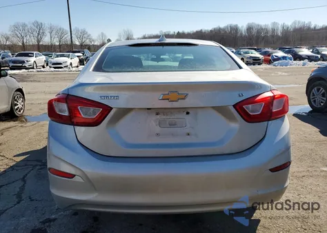2016 Chevrolet Cruze Lt z USA, uszkodzony, nr VIN 1G1BE5SM1G7318257